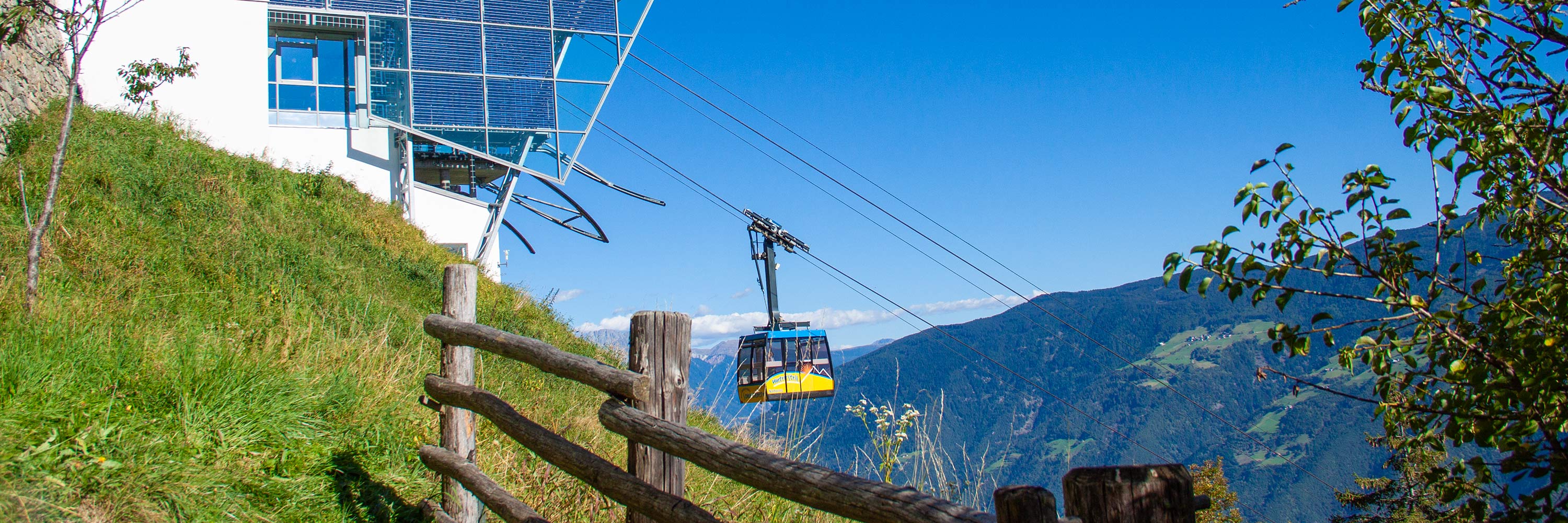 Seilbahn Unterstell im Thermaldorf Naturns bei Meran in Südtirol
